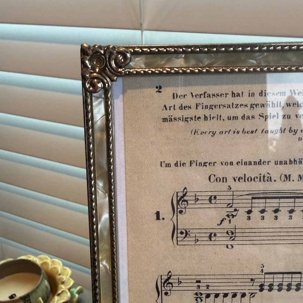 Vtg Faux Mother of Pearl Picture Photo Frame 8x10 Ornate Gold Tone Metal MCM - Picture 4 of 10